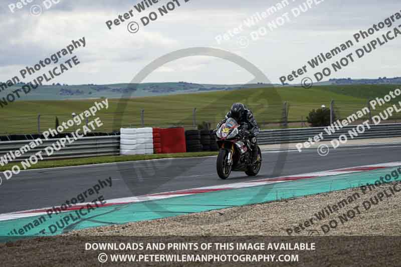 cadwell no limits trackday;cadwell park;cadwell park photographs;cadwell trackday photographs;enduro digital images;event digital images;eventdigitalimages;navarra;no limits trackdays;peter wileman photography;racing digital images;trackday digital images;trackday photos